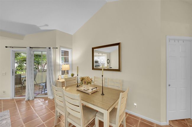 8 - 6662 Via Regina, Condo with 2 bedrooms, 2 bathrooms and null parking in Boca Raton FL | Image 6