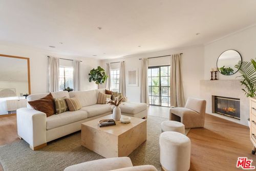 apt-202-11737 Darlington Ave, LOS ANGELES, CA, 90049-5571 | Card Image