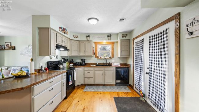 12255 Williams Rd, House other with 5 bedrooms, 2 bathrooms and 3 parking in Homerville OH | Image 17
