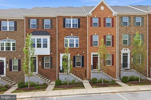 4915 Crest View Dr, HYATTSVILLE, MD, 20782-3679 | Card Image