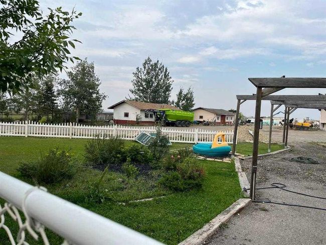 241036 Range Road 272, Home with 4 bedrooms, 3 bathrooms and 10 parking in Rural Rocky View County AB | Image 31