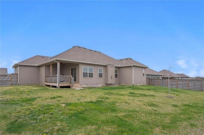 1002 Fox Trot Dr, House other with 4 bedrooms, 3 bathrooms and null parking in Odessa MO | Image 34