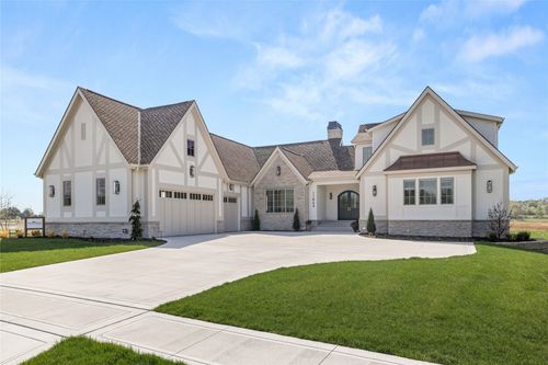 11864 Meadow Springs Drive, Johnston, IA, 50131 | Card Image