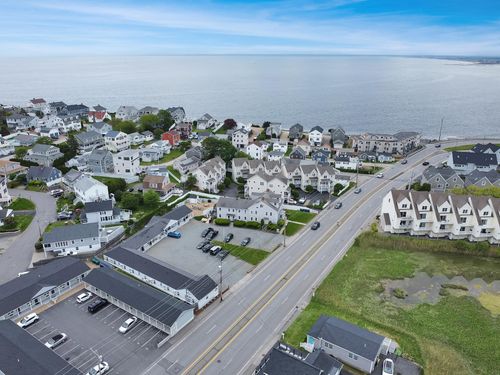 522 Ocean Blvd, Hampton, NH, 03842-3611 | Card Image