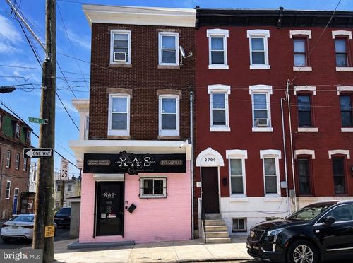 2711 N 11th St, Philadelphia, PA, 19133-1702 | Card Image