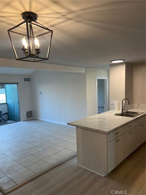 j210-15321 Santa Gertrudes, La Mirada, CA, 90638 | Card Image