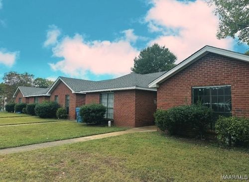 962 Peachtree St, Prattville, AL, 36066-5807 | Card Image