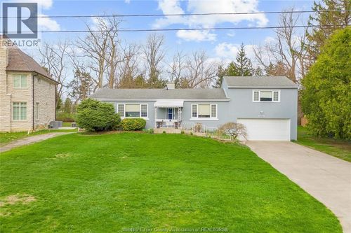 e-3985 Roseland Dr E, Windsor, ON, N9G1Y5 | Card Image