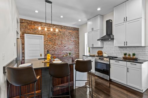 216 E Fifth St, Lexington, KY, 40508-1512 | Card Image