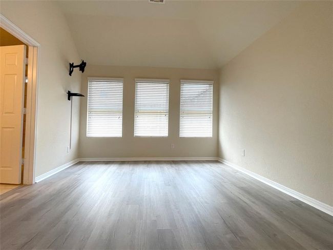 Master Bedroom | Image 19