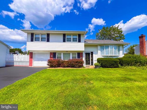 379 Patton Dr, Warminster, PA, 18974-2944 | Card Image