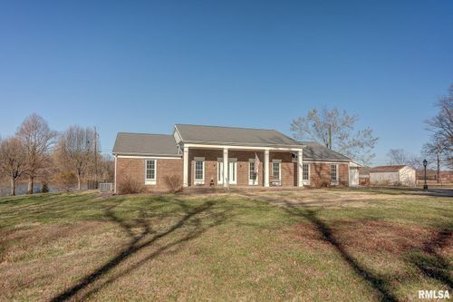 333 N Lakeview Dr, Salem, IL, 62881-3546 | Card Image