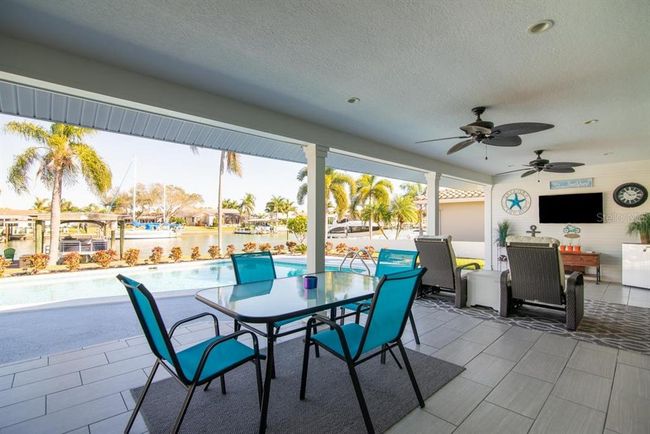 695 Island Way, House other with 4 bedrooms, 4 bathrooms and null parking in CLEARWATER BEACH FL | Image 13