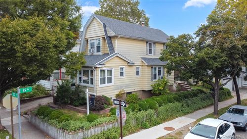 88 212th Pl, Queens Village, NY, 11427-2321 | Card Image