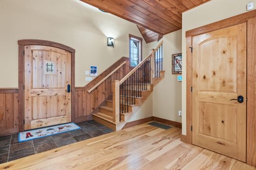 172 S Peak Rd, Lincoln, NH, 03251-4605 | Card Image