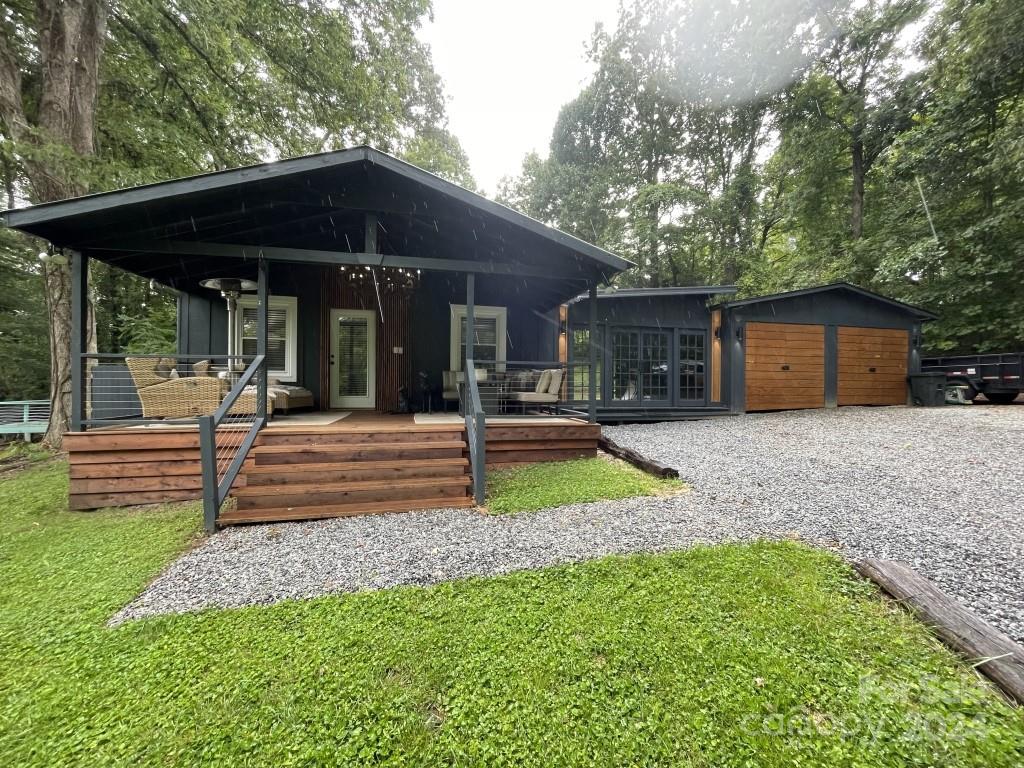 Georgia Ave, Hendersonville, NC 28739