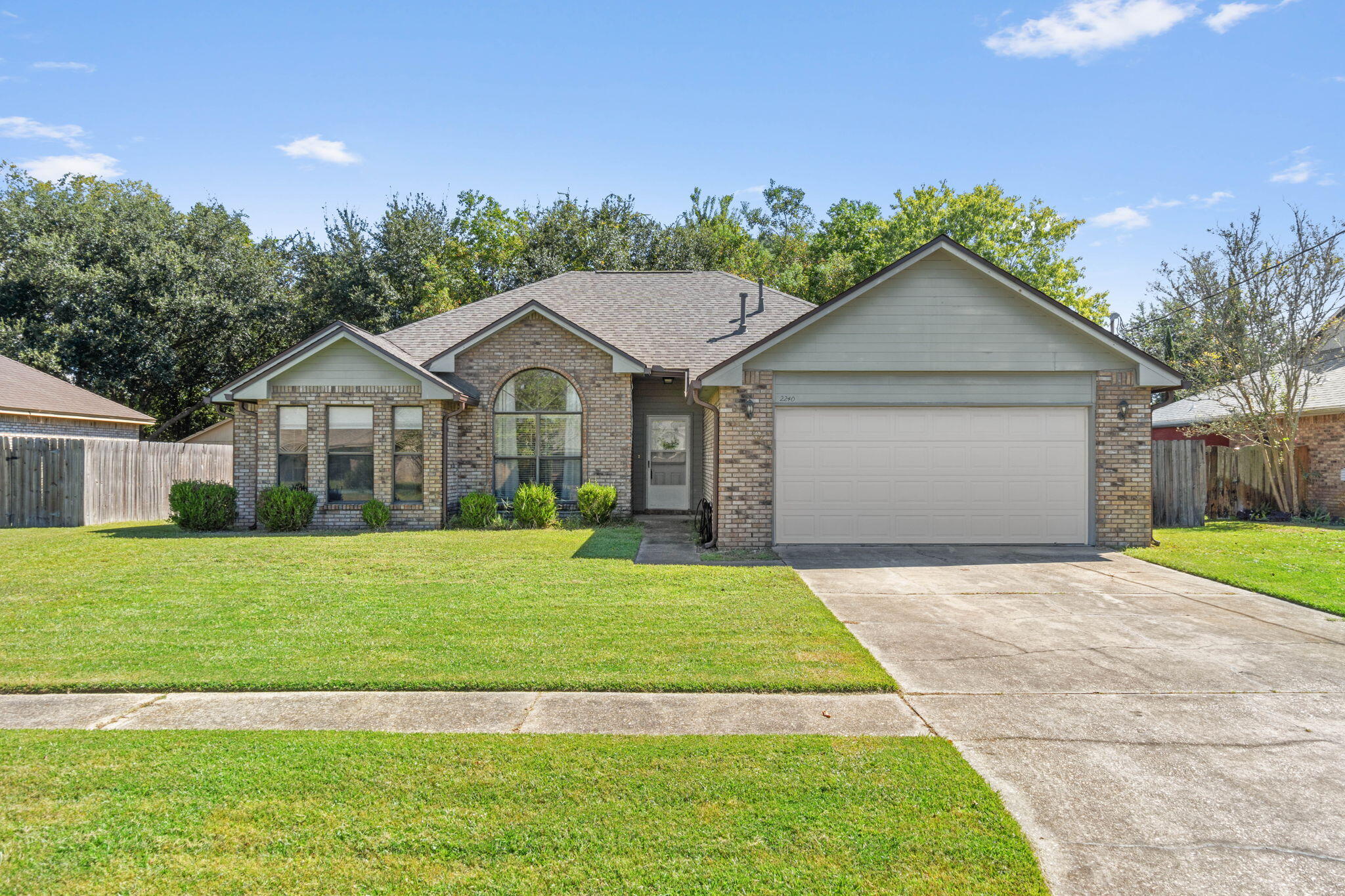 Lemure Dr, Navarre, FL 32566