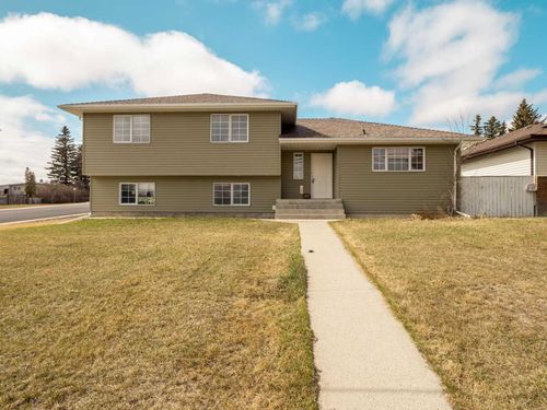 495 6 St W, Cardston, AB, T0K0K0 | Card Image