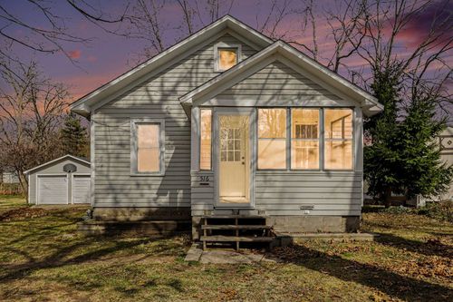 516 Forest St, Three Rivers, MI, 49093-1858 | Card Image