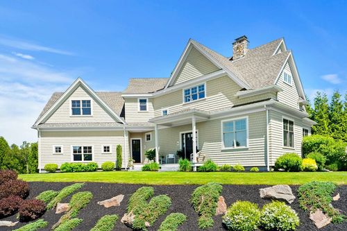 45 Whitehall Cir, Beverly, MA, 01915 | Card Image