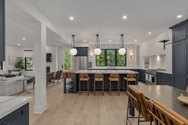 271 Codrington St, House other with 4 bedrooms, 5 bathrooms and 2 parking in Barrie ON | Image 9