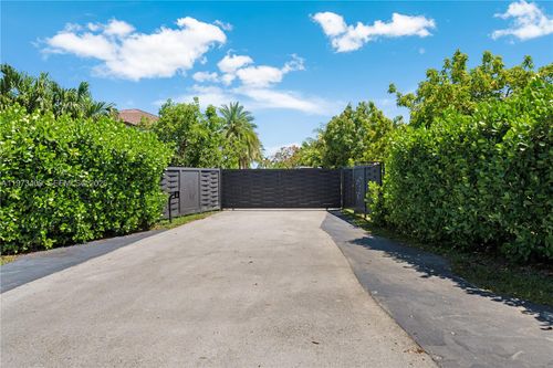 13050 Sw 26th St, Miami, FL, 33175-1816 | Card Image