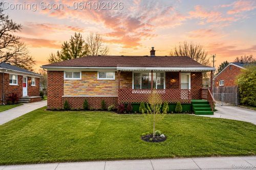 22111 Logue Ave, Warren, MI, 48091-5251 | Card Image