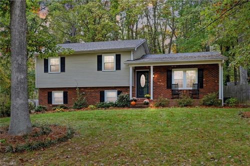 222 Woodburn Pl, Advance, NC, 27006-9422 | Card Image