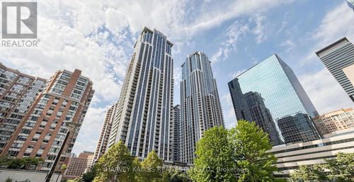 707-761 Bay Street S, Toronto (Bay Street Corridor), ON, M5G2R2 | Card Image