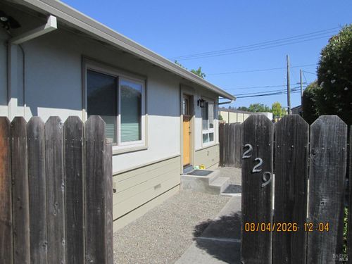 229 Decker St, Santa Rosa, CA, 95401-5471 | Card Image