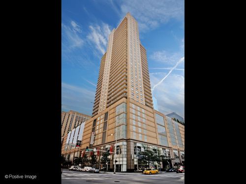 w1911-545 N Dearborn Street, Chicago, IL, 60654 | Card Image