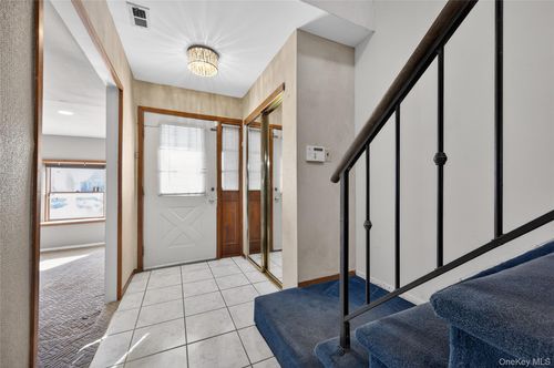 61-61 Estate Ct, Woodbury, NY, 11797-3020 | Card Image