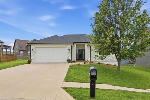12450 Nw Lauren Cir, Platte City, MO, 64079-7908 | Card Image