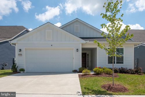 141 Cowbird St, LAKE FREDERICK, VA, 22630-2387 | Card Image
