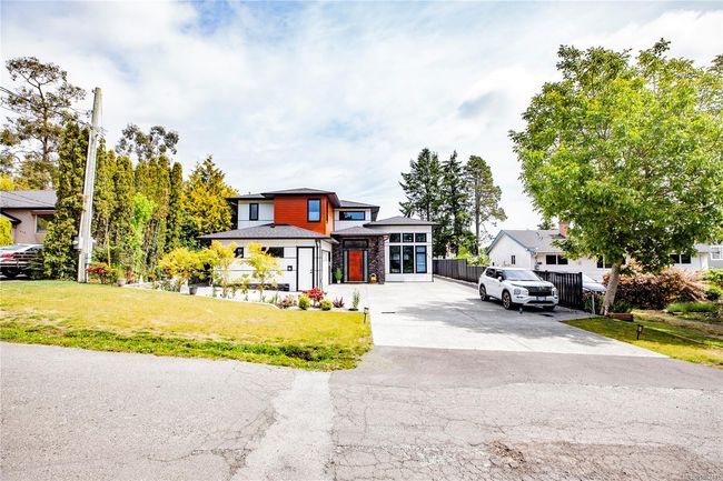 850 Snowdrop Ave, House other with 6 bedrooms, 6 bathrooms and 5 parking in Victoria BC | Image 49