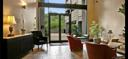 unit-611-2277 Peachtree Rd Ne, Atlanta, GA, 30309-1165 | Card Image
