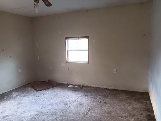 7775 E Church St, House other with 5 bedrooms, 1 bathrooms and null parking in Dugger IN | Image 22