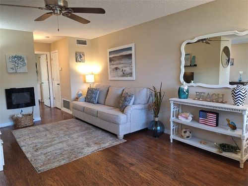 203-50 Woodland Dr, VERO BEACH, FL, 32962-3786 | Card Image