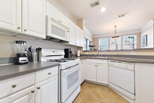 Kitchen | Image 7