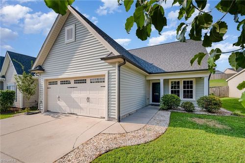 5768 Misty Hill Cir, Clemmons, NC, 27012-9670 | Card Image