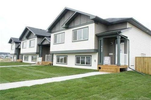 141 Ava Crescent, Home with 3 bedrooms, 2 bathrooms and 2 parking in Blackfalds AB | Card Image