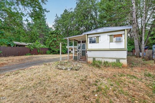 126 S Kerby Ave, Cave Junction, OR, 97523-9339 | Card Image