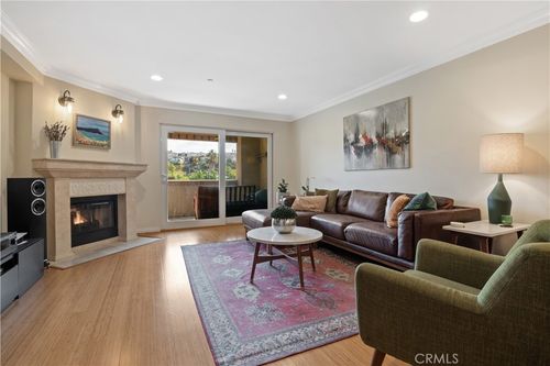 304-6221 Monterey Rd, Los Angeles, CA, 90042-4087 | Card Image