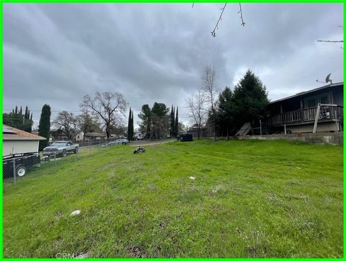 15940 Davis Ave, Clearlake, CA, 95422-9804 | Card Image