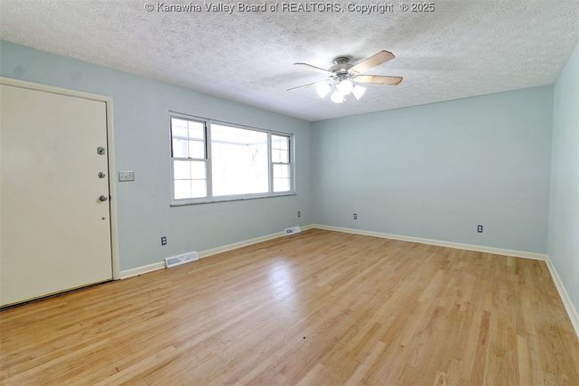415 Midway Rd, House other with 3 bedrooms, 2 bathrooms and null parking in Alum Creek WV | Image 7