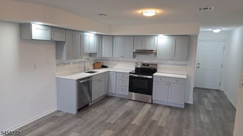 4k-41 Wilson Ave, Newark, NJ, 07105-3214 | Card Image