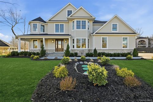 75 Crescent Ct, Wading River, NY, 11792-3003 | Card Image