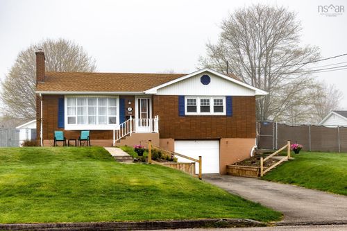 47 Hebrides Dr, Westmount, NS, B1R2A3 | Card Image
