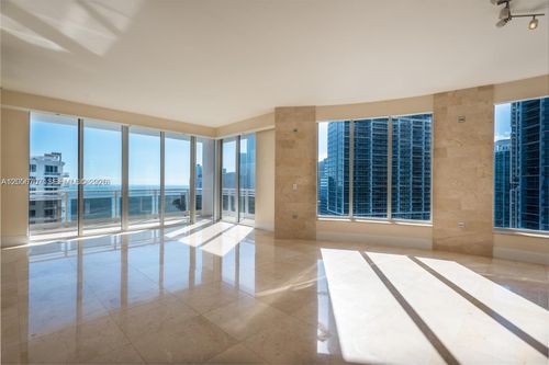 3004-901 Brickell Key Blvd, Miami, FL, 33131-3732 | Card Image