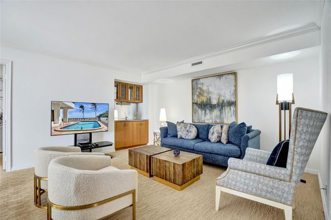 Family Room | Image 17